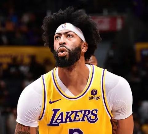 包含浓眉哥连续二十场比赛得分超过高光表现，湖人挑战极限！的词条